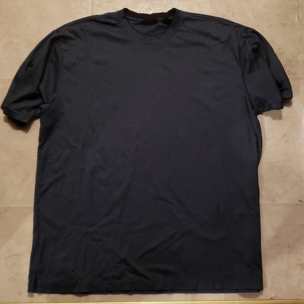 mens xl shirt.  short sleeve